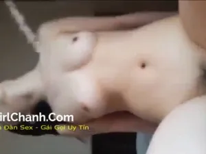 Khó cưỡng … Em gái rên sướng lên đỉnh trong tư thế “cưỡi ngữa”